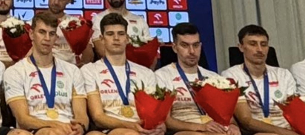 kototeizm's tweet photo. XDDDDD Wszyscy w dobrych humorach widze
#gangłysego https://t.co/NZmrKU4PWC