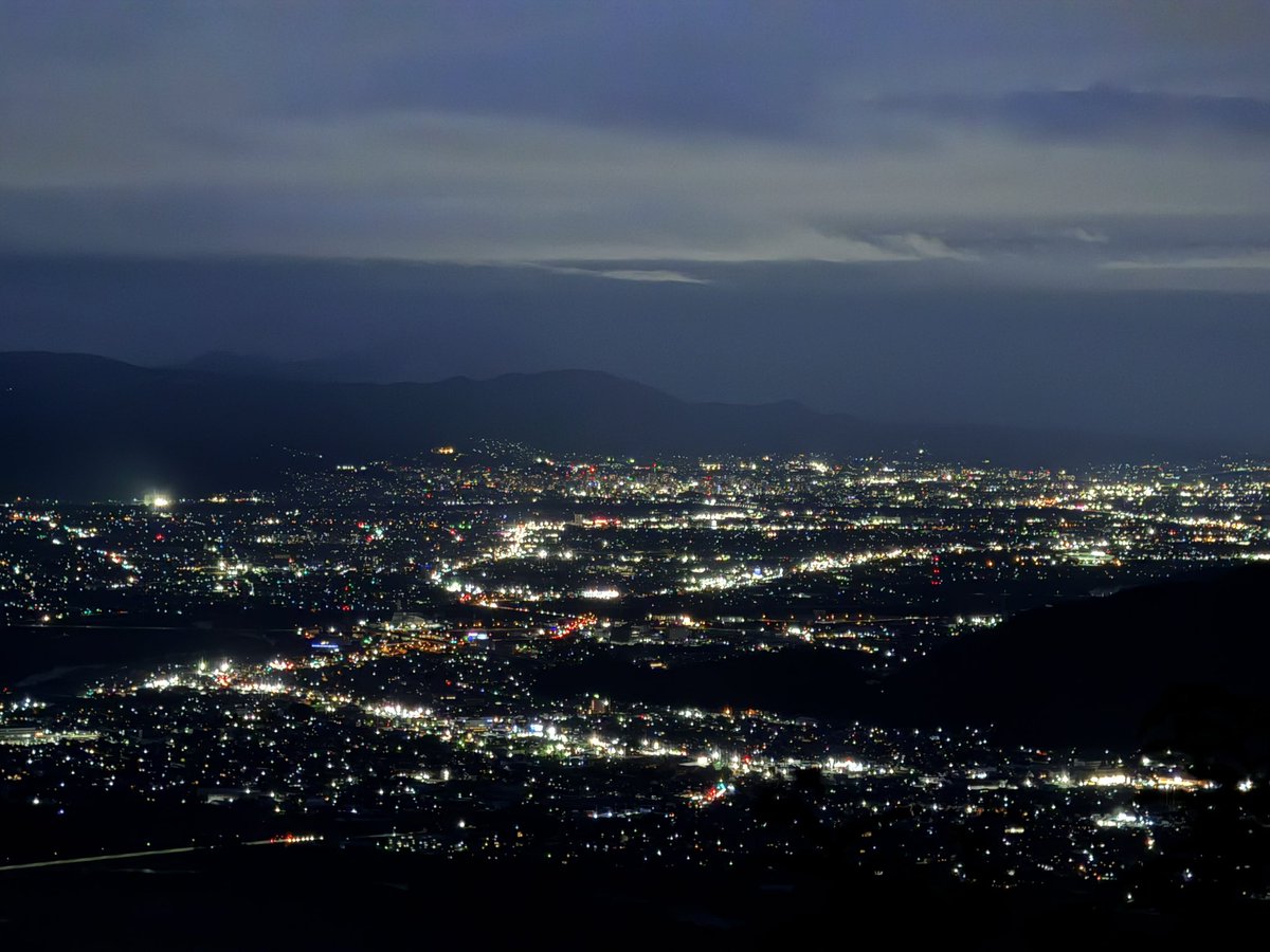 minori860's tweet photo. 姨捨って夜景綺麗なんやねえ https://t.co/FR6qYt07Bb