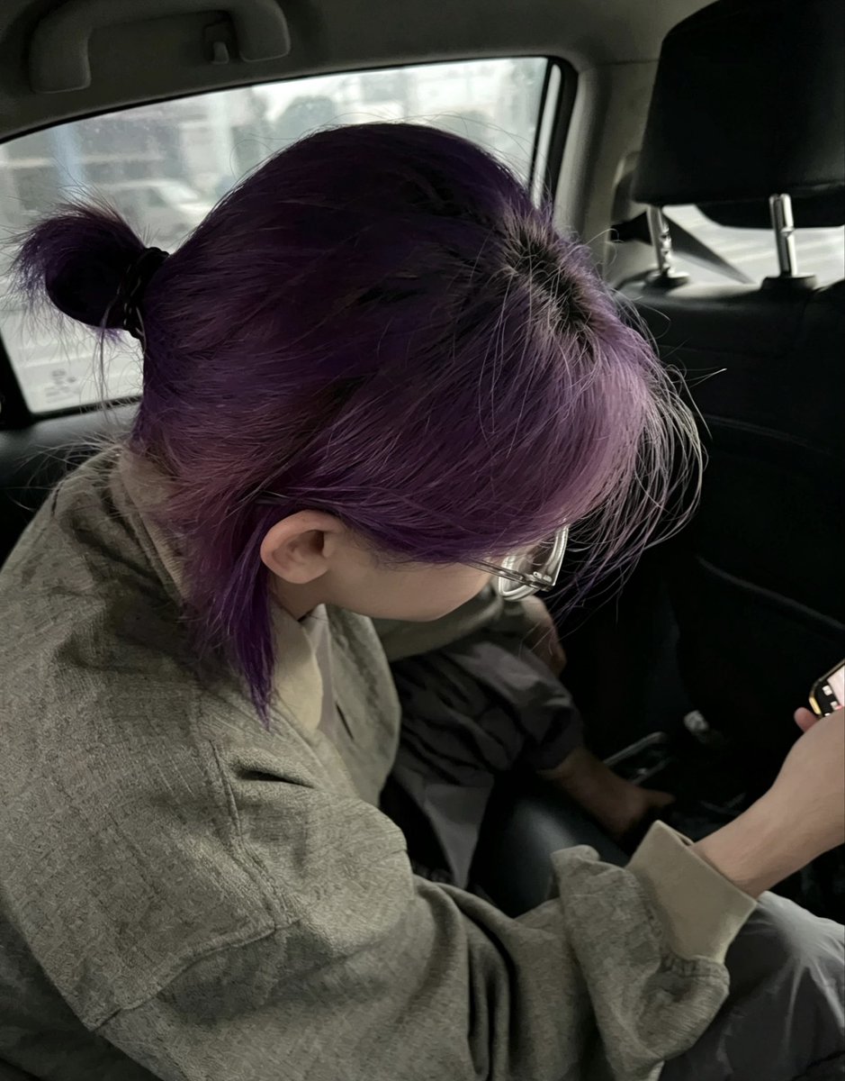 HeiliuChe's tweet photo. 唉这个颜色���挺好看啊……下一个染啥颜色…… https://t.co/DJN1WgFMYb