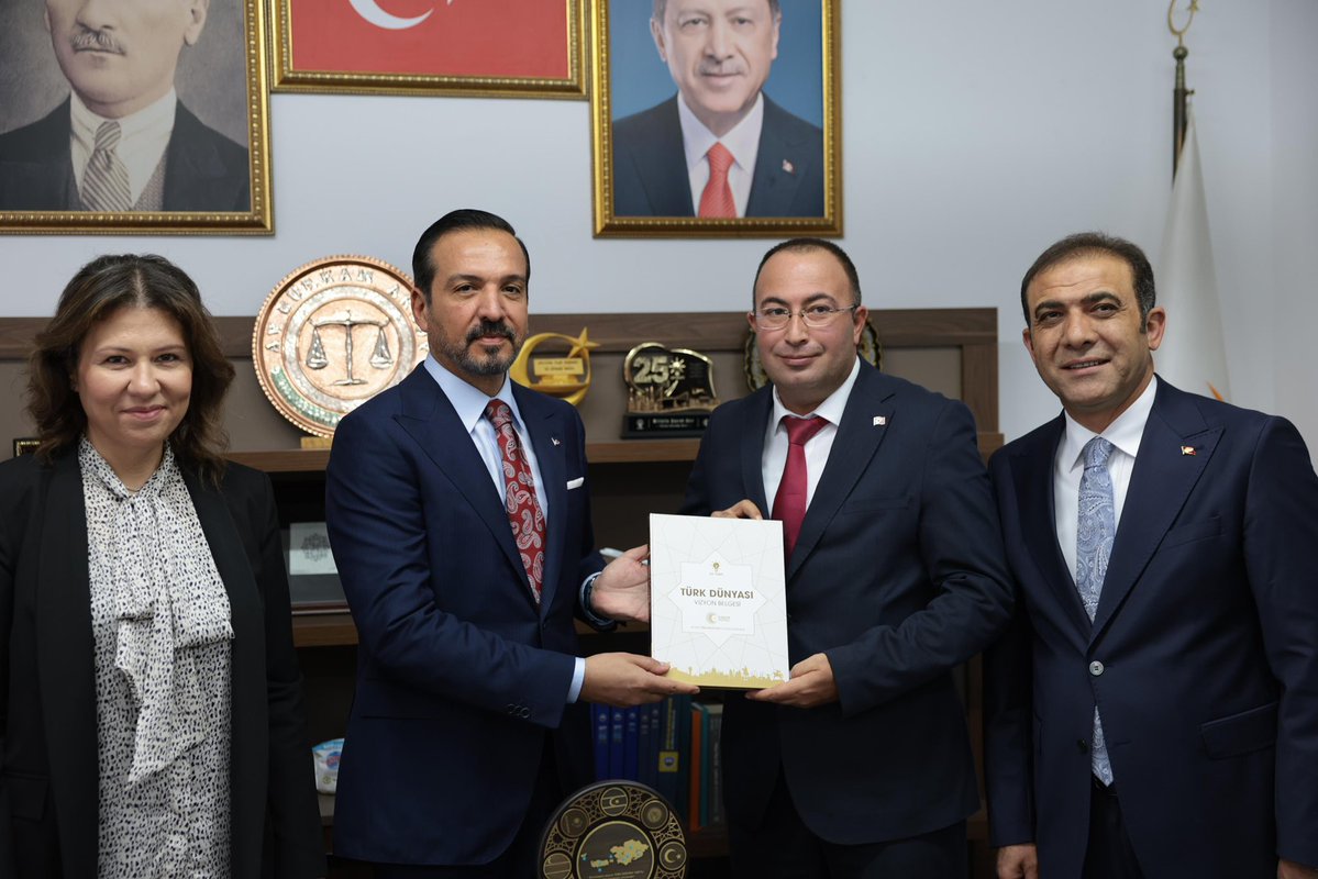 zorlu77's tweet photo. Türkiye Yüzyılı Buluşmaları kapsamında öncelikle Avcılar İlçe Başkanlığımızda teşkilat mensuplarımızla bir araya geldik. 

Hizmet belediyeciliğine her geçen gün daha fazla ihtiyaç duyan Avcılar’da saha çalışmalarınızı yoğunlaştıracağız. https://t.co/Neo6cXi4uv