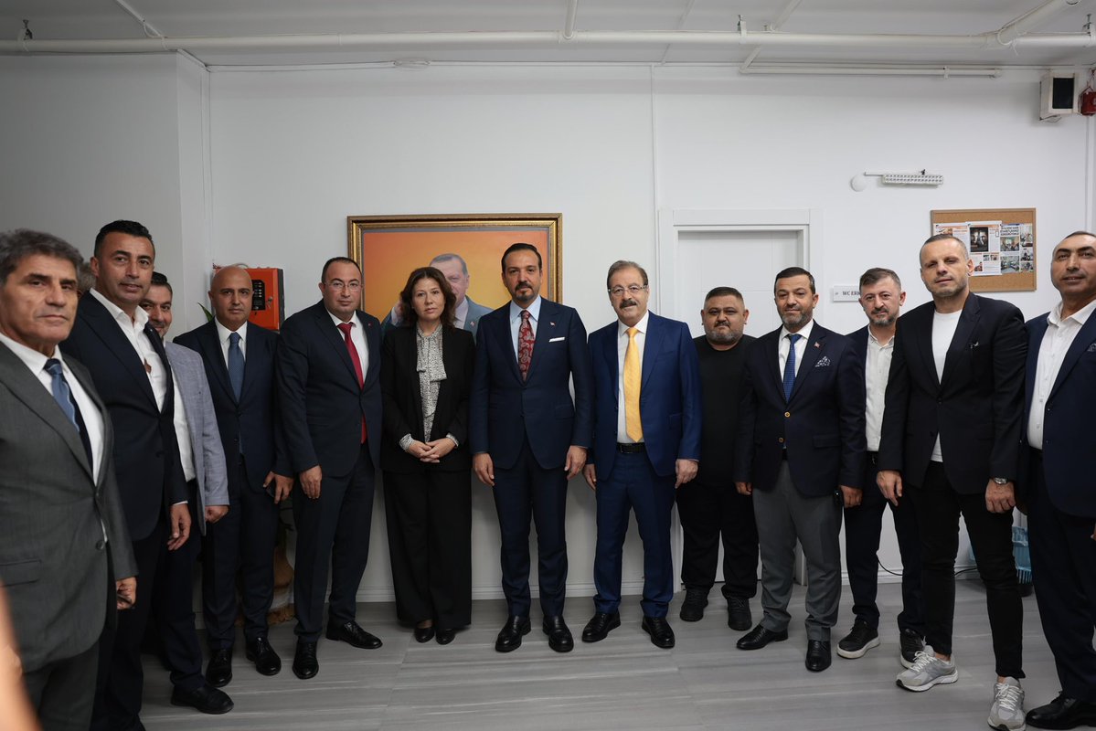 zorlu77's tweet photo. Türkiye Yüzyılı Buluşmaları kapsamında öncelikle Avcılar İlçe Başkanlığımızda teşkilat mensuplarımızla bir araya geldik. 

Hizmet belediyeciliğine her geçen gün daha fazla ihtiyaç duyan Avcılar’da saha çalışmalarınızı yoğunlaştıracağız. https://t.co/Neo6cXi4uv