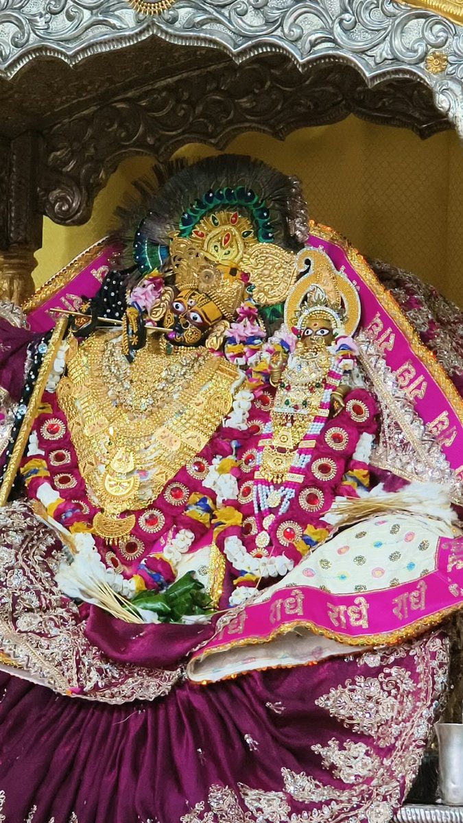 BabaBadevranath's tweet photo. संध्या श्रृंगार दर्शन श्री राधारानी जी बरसाना धाम. 27.09.2026 https://t.co/wySDHWVyZI