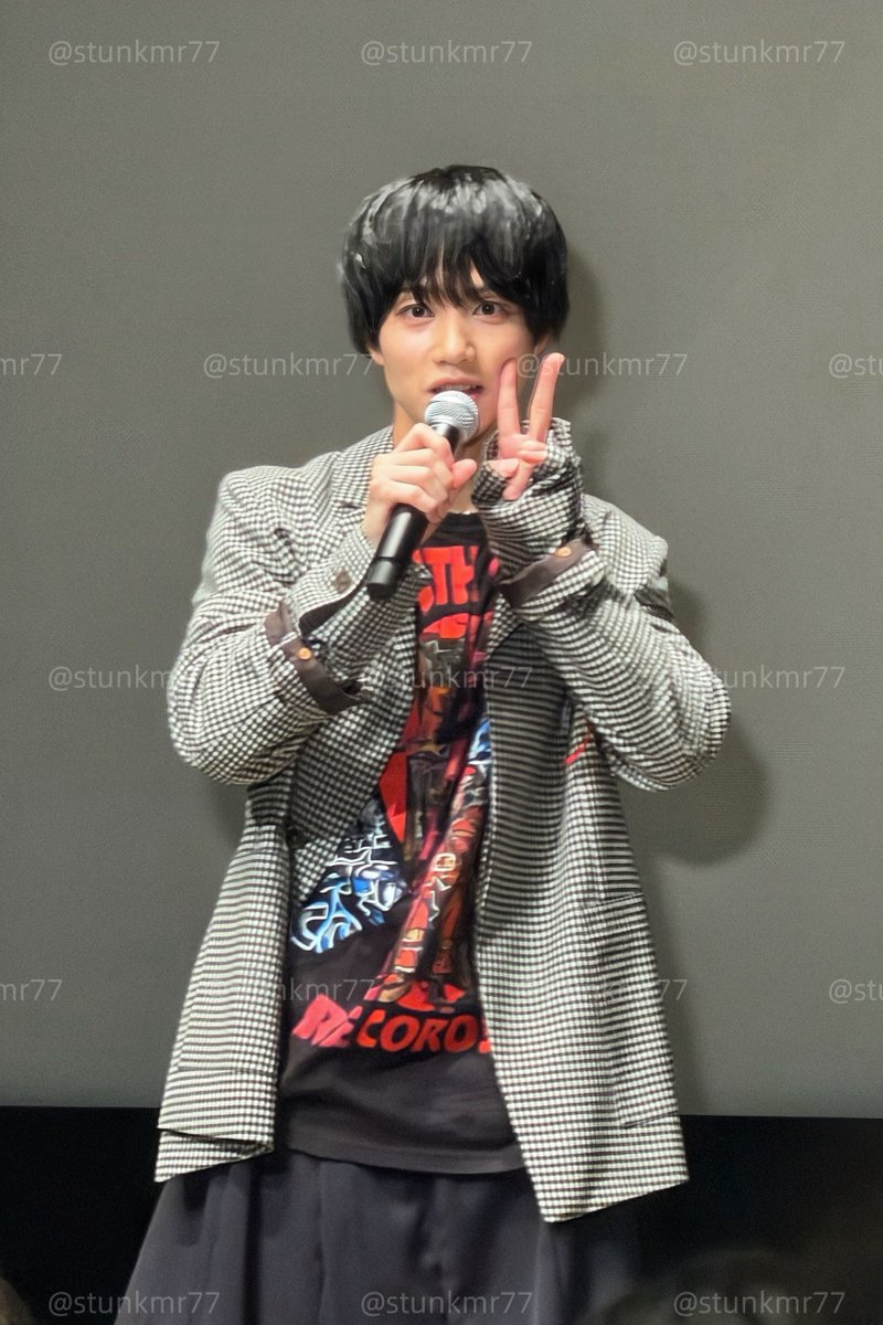 stunkmr77's tweet photo. 植田圭輔バースデーイベント
　「うえフェス2026」2部

.*·.⟡┈┈┈┈┈┈┈┈┈┈┈⟡.·*.

                 植田圭輔さん
              @uechan_0905 

.*·.⟡┈┈┈┈┈┈┈┈┈┈┈⟡.·*.

※親知らずが痛くて、腫れてるからこのポーズです
※自認ハムスターです🐹
※注釈をいれてくれと言われました

端の方まで目線を配ってくださるお天才植田さん🙇‍♂️🙇‍♂️🙇‍♂️🙇‍♂️