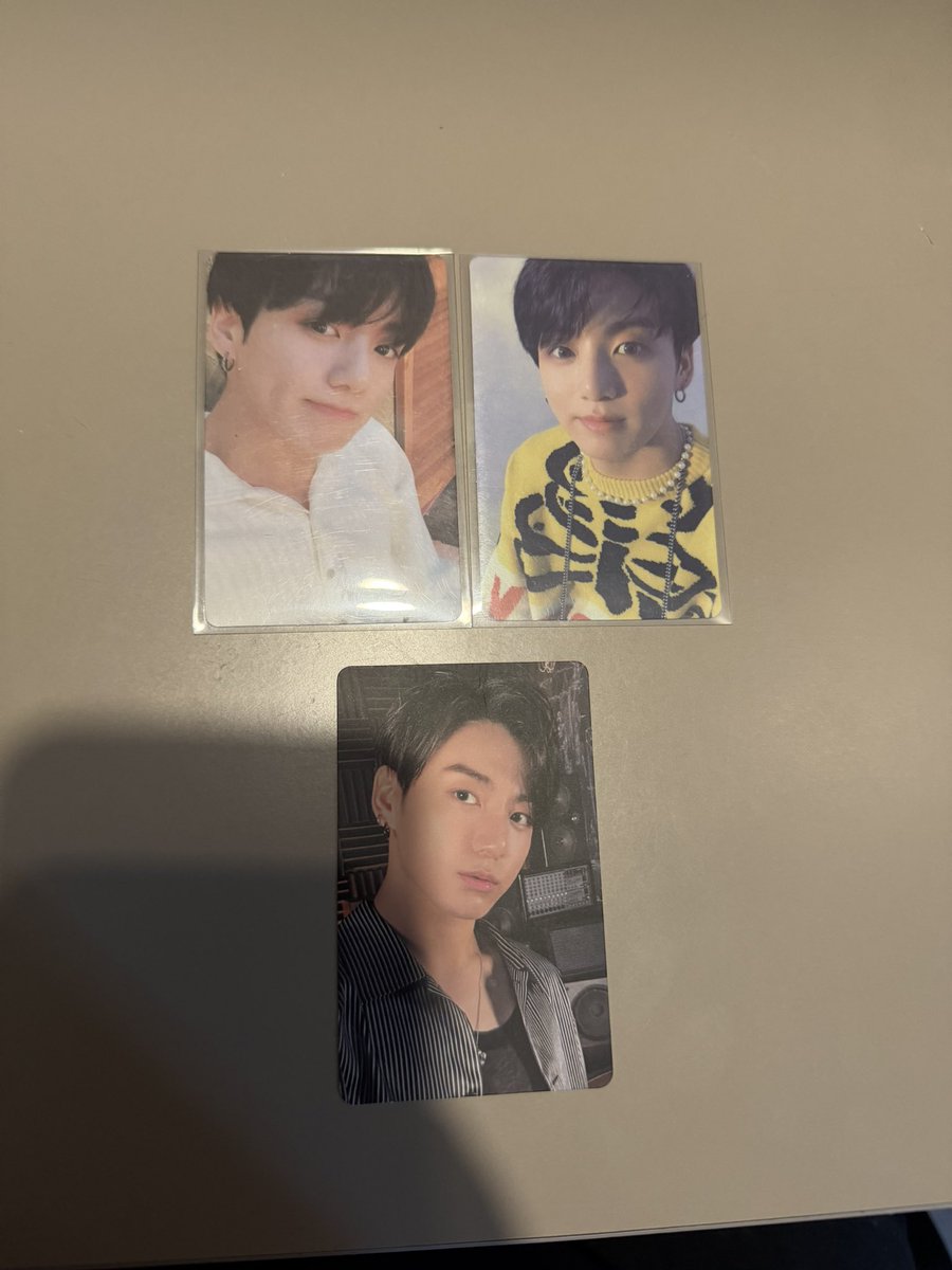 btsrevelia's tweet photo. Bts satis
usttekiler tane 250 altta ki be jk hasarli 100tl  toplu giderse daha iyi olur https://t.co/n6V0QiywKn