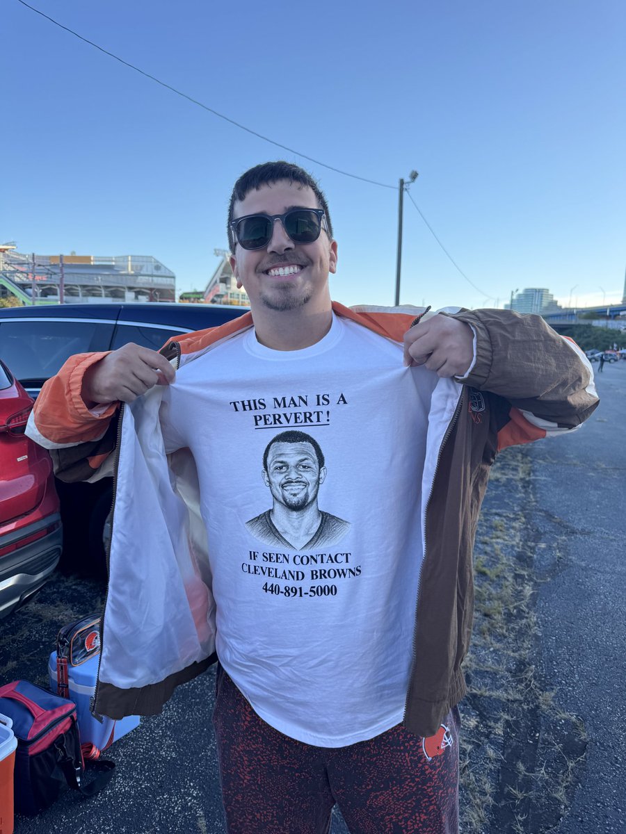 MChaney317's tweet photo. If you’re tailgating in the pit, come find me. I’m the one wearing the shirt calling Deshaun Watson a pervert https://t.co/ygY5ms4Qfs