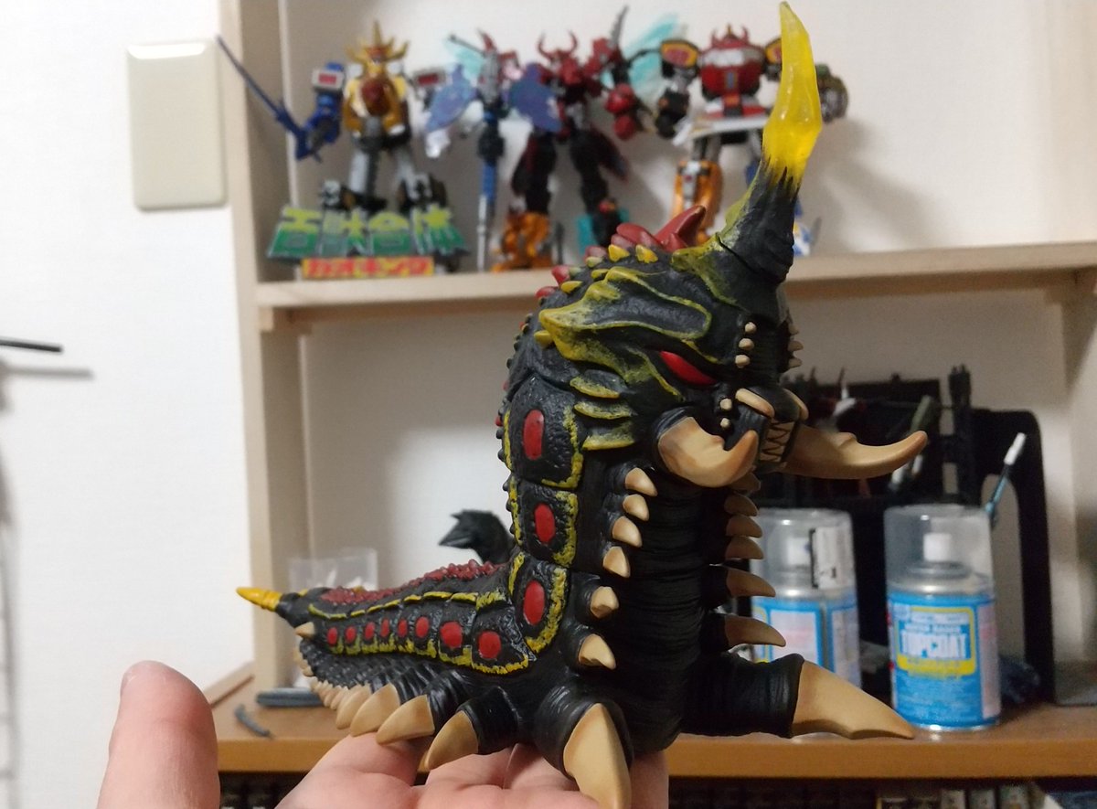 GMGMmk2's tweet photo. ムビモンのバトラを塗装した
あとツノをレジンに置き換えている https://t.co/0GOoh1lipw