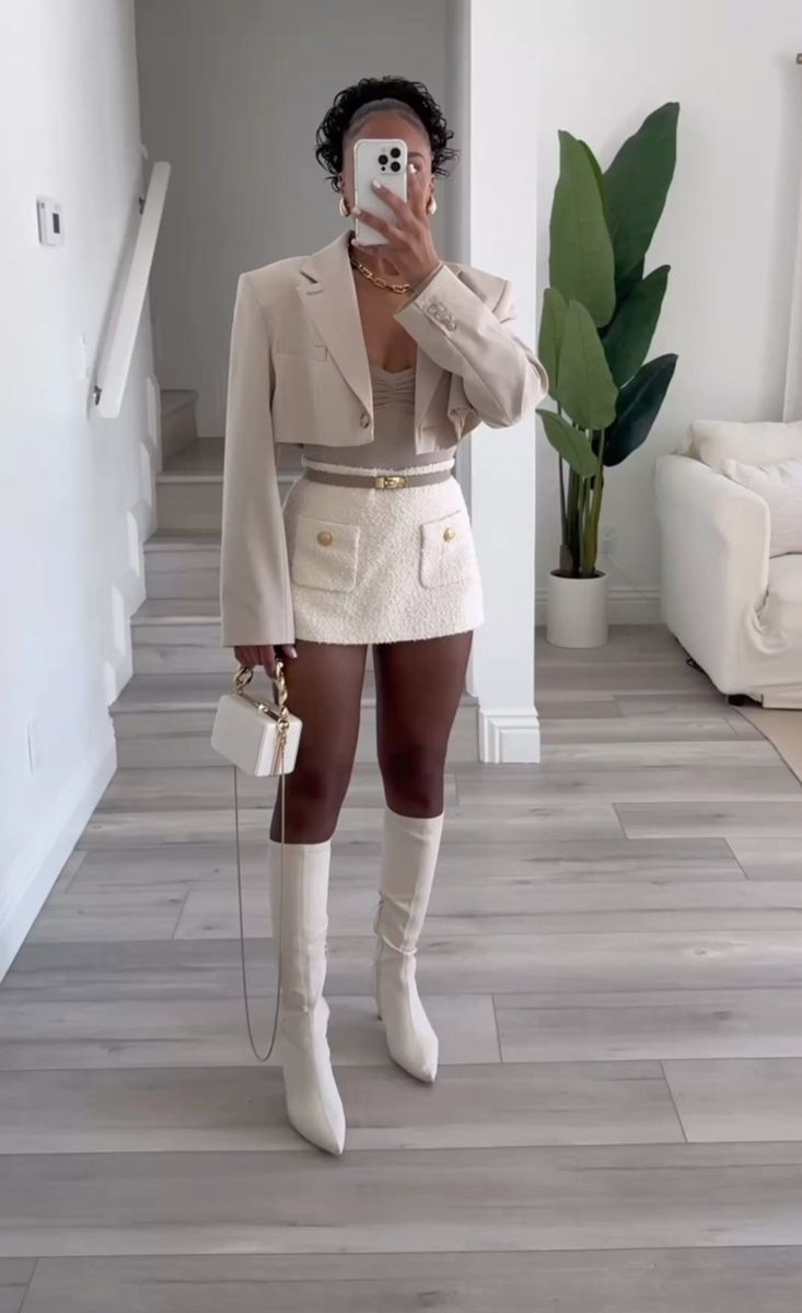 _herlore's tweet photo. same blazer, different moods. Choose your favorite look https://t.co/sNjW5OCuRx
