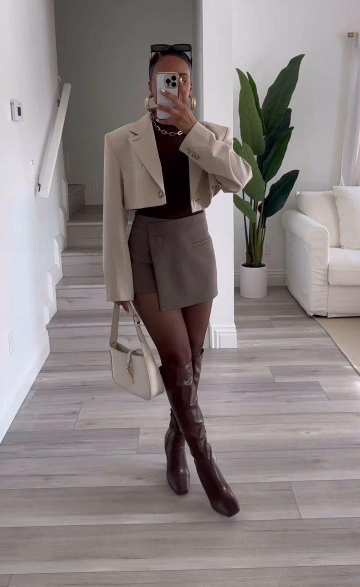 _herlore's tweet photo. same blazer, different moods. Choose your favorite look https://t.co/sNjW5OCuRx