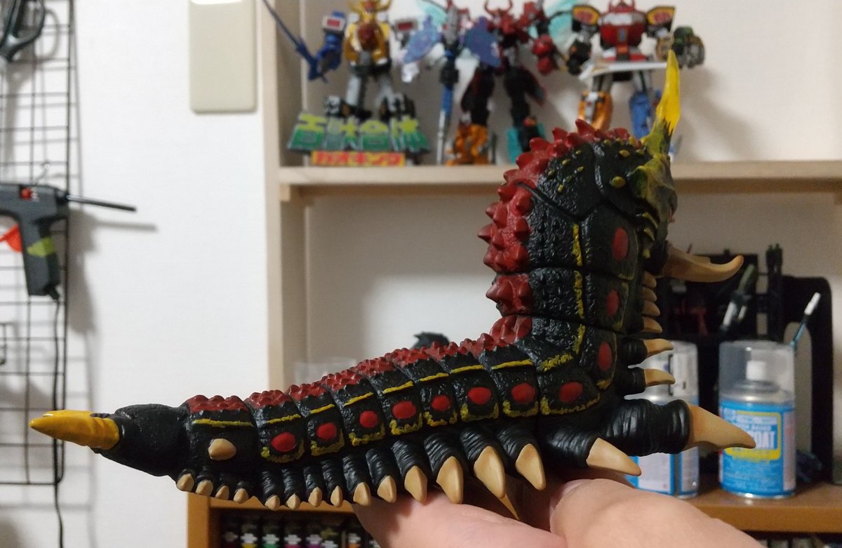 GMGMmk2's tweet photo. ムビモンのバトラを塗装した
あとツノをレジンに置き換えている https://t.co/0GOoh1lipw