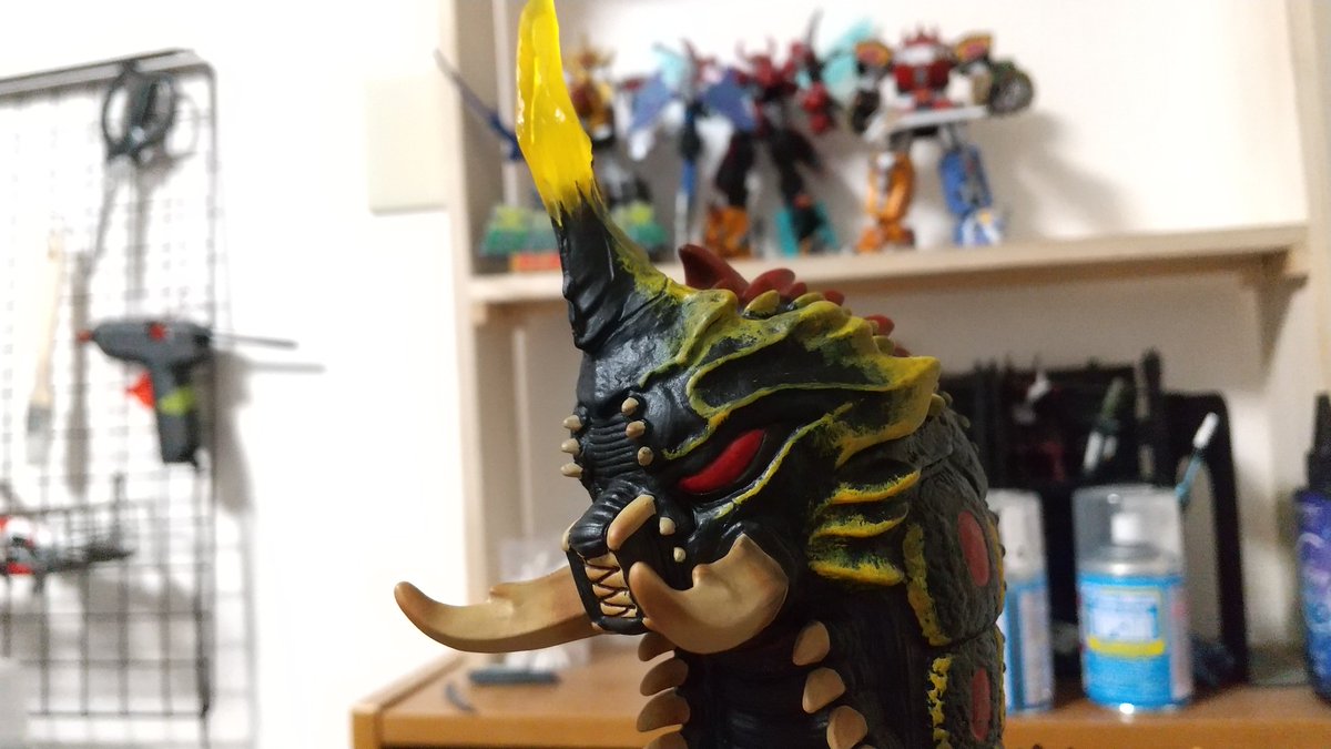 GMGMmk2's tweet photo. ムビモンのバトラを塗装した
あとツノをレジンに置き換えている https://t.co/0GOoh1lipw