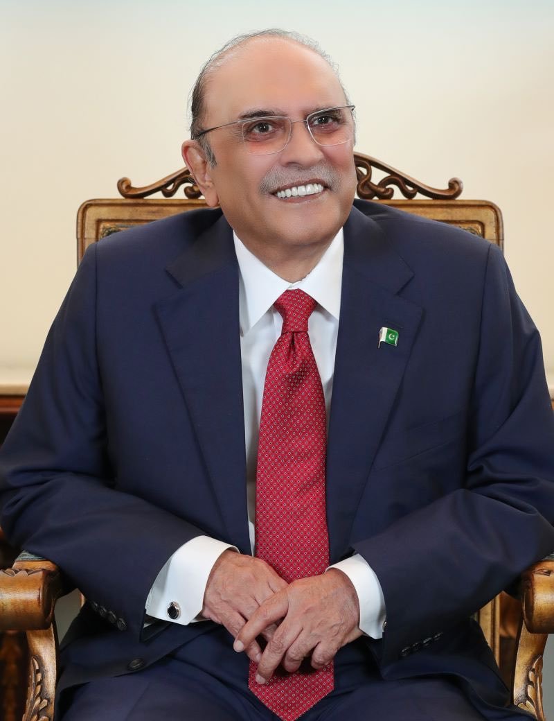 NEWS_BILAWAL's tweet photo. President @AAliZardari &amp;Chairman @BBhuttoZardari have arrived in Karachi from Islamabad

CM Balochistan @PakSarfrazbugti also arrived in Karachi

An important PPP meeting,chaired by President Asif Zardari,is expected to be held soon to discuss important political&amp;party matters. https://t.co/mj6RNdb0NA