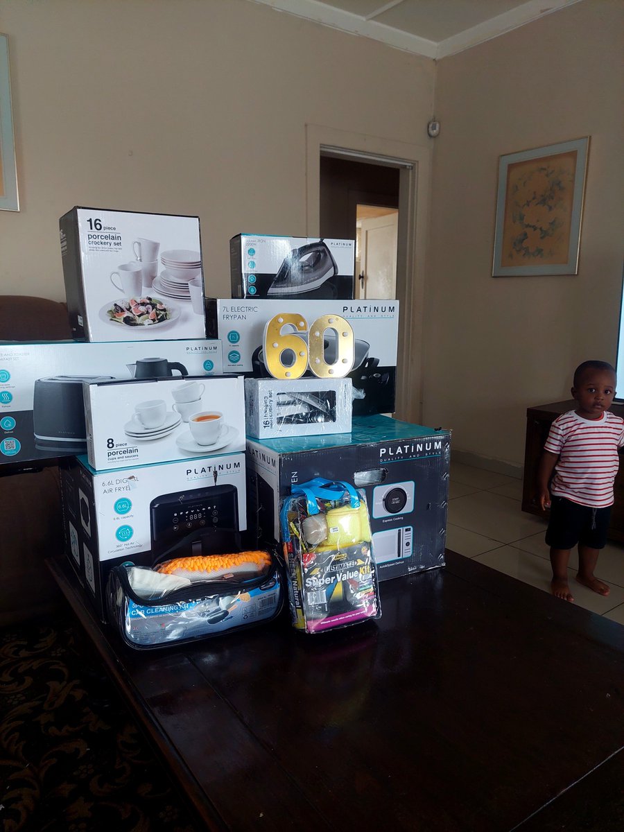 Lineo_Sangweni's tweet photo. My father's 60th birthday gifts,nengane eyakhe,bayibiza ngo Mpesheni 😅 https://t.co/9ZEcBTDuQ9