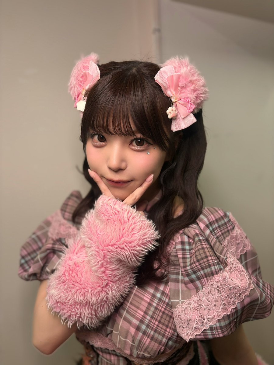 momo_ttt0401's tweet photo. LIVE and PEACE に
出演させていただきました！
ToiToiToiのピンク担当さくらももです🍑
思い出の土地でライブできて
とてもうれしかった！
きてくれてありがとう🌸
次の主催単独ライブは
11月15日で一般席500円‼️
チケット発売中です⬇️
https://t.co/iOub4t0cKO https://t.co/dYfEJ8mxSg