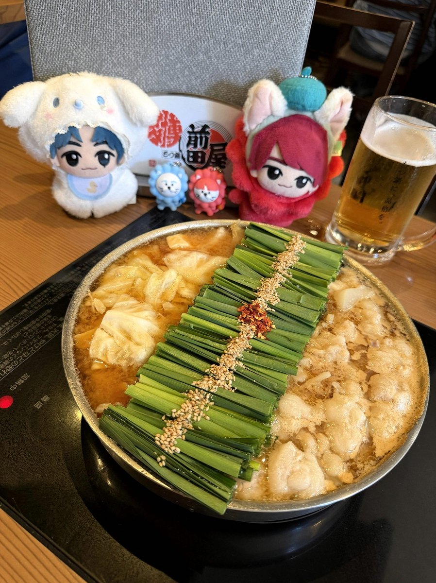 Anaekle's tweet photo. わざわざ家に電話してお粥の作り方聞いてる新かわいすぎ健気すぎてたまらなくなる　頑張って作ったお粥褒めてもらえてよかったね、うれしいね、テレテレしてるのめちゃカワイイ……はああ……😭鼻水ダラダラ食べこぼし弱り風もめんどくさい男で笑顔出てしまう…… https://t.co/8elV6nf5WR