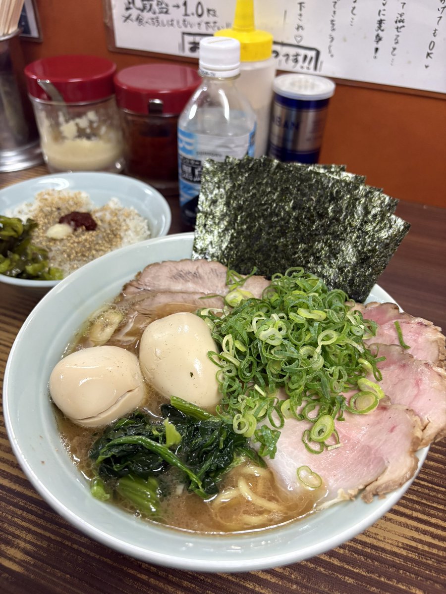 hatake19296's tweet photo. 2026/9/27
21:50並び無し
21:56着丼

#特製らーめん
#武蔵家川口店 @川口

2026年136回目の武蔵家川口店さんへ！
23時間振りの訪問になります！
栗原さん、ひろとさん、お心遣いありがとうございました！
ごちそうさまでした！ https://t.co/63ikAp6NE9