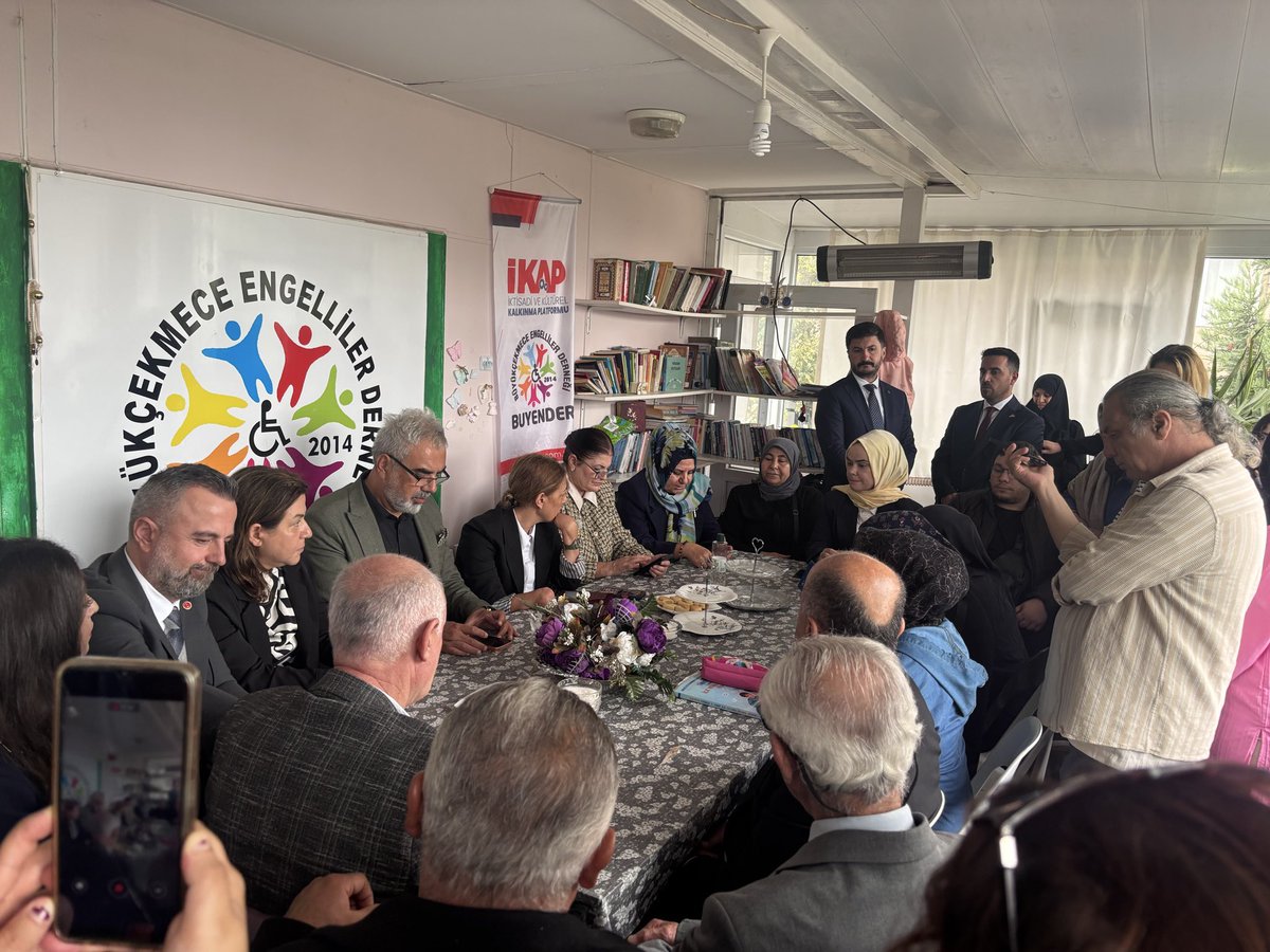 akgncbcekmece's tweet photo. Türkiye Yüzyılı Buluşmaları İstanbul kapsamında, Erzurum Milletvekilimiz Sayın Fatma Öncü ile birlikte Büyükçekmece Engelliler Derneğimizi ziyaret ettik.

Talep ve beklentileri dinleyerek gönülden sohbet ettik. Her zaman yan yana olmaya devam edeceğiz. https://t.co/LHwCwhYrni