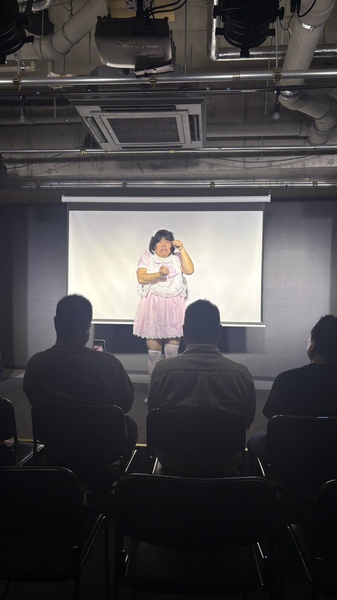 otsukadesuyoo's tweet photo. #大塚友賀単独ライブ
追憶、無事終演しました！
ご来場いただいた皆様、本当にありがとうございました！！
トラブルありつつも無事に形になって本当に良かった！

上京してからいちばんいい一日でした！
また春先ぐらいにやるぞー！！！ https://t.co/8tioncj7IL