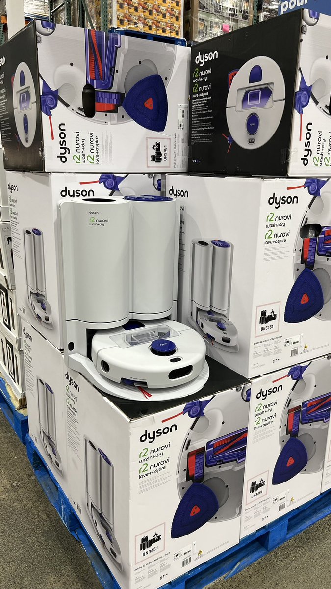 JP_IN_MONTREAL's tweet photo. ダイソンのロボット掃除機、色がメチャメチャ良い。
「ハマーン専用掃除機」みたいな感じ。

#カナダ生活
#ガンダム https://t.co/63IUNcpsHv