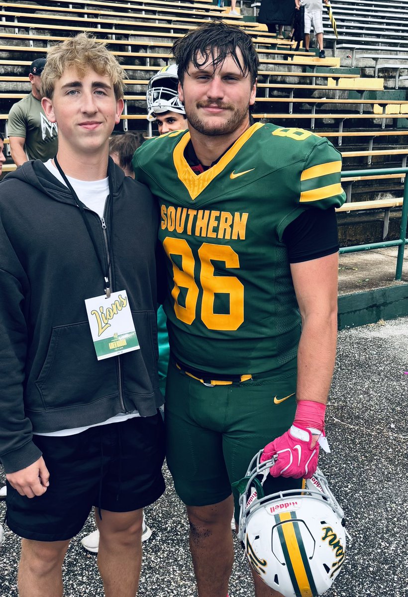 AidenBodoin's tweet photo. I had a great time @MOSOFootball yesterday! Thank you very much @CoachT_Cupp and @CoachAB_MSSU for having me out. Always great getting to see @JaceWhatley ball out as well! 
@MidMoRecruiting @PrepRedzoneMO @6starfootballMO @JPRockMO @The_onlyAjReed 
#ClassOf2027 #TightEnd https://t.co/WK9Qmg6VQ2