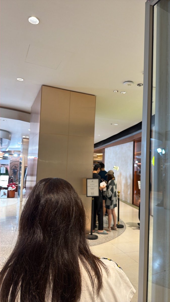Taotaolt's tweet photo. ใครจะเอาทักด่วนนะคะแถว เขยื้อนเรื่อยๆ https://t.co/ek4dv12795