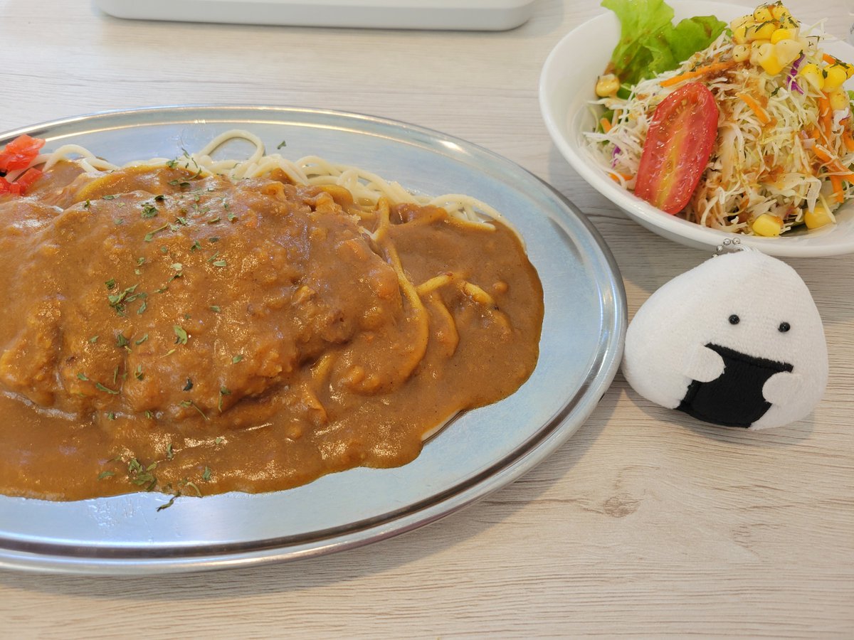 SaltSummerDog's tweet photo. 新しくお店を開拓☕✨️
名物のスパゲッティーカツカレー美味しかった😋
雰囲気良かったのでまたお邪魔したい！ https://t.co/e19TLeUEvz
