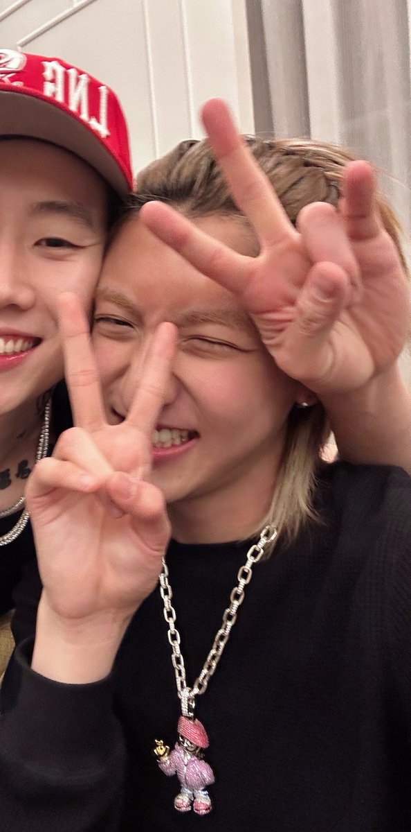 f0ryulz's tweet photo. dada and son 🥹 TOO SOFT FOR THEEEMMMM https://t.co/DEPIkI4EHX