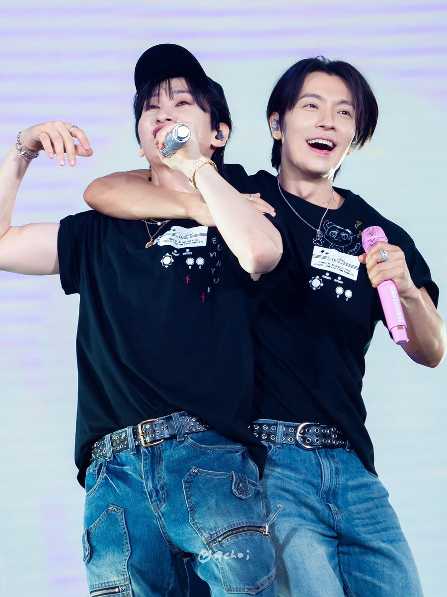 tokki_jinnhae's tweet photo. together since they were 14 
together since 2005 in debut 
together since every hurdle thrown at them
together through military 
together through military discharge;  2 days apart in 2017
together through multiple contract renewals in SM
together through 15 years of D&E 
together through more than two decades of birthdays 
together through building ODE 
together through every up and every down in their solo
together through the toughest hardships
together shining on every stage 💙

and most importantly 

together, they are the happiest 🐰🐯 
can’t wait for D&E’s 15th anniversary ❤️
