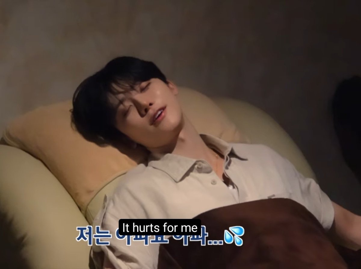 Hasii_cut's tweet photo. "It hurts for me"
"It hurts, but it's relaxing"

Jm finally admitting to his masochistic tendencies ♥︎ how sweet https://t.co/3qpHqenx5D