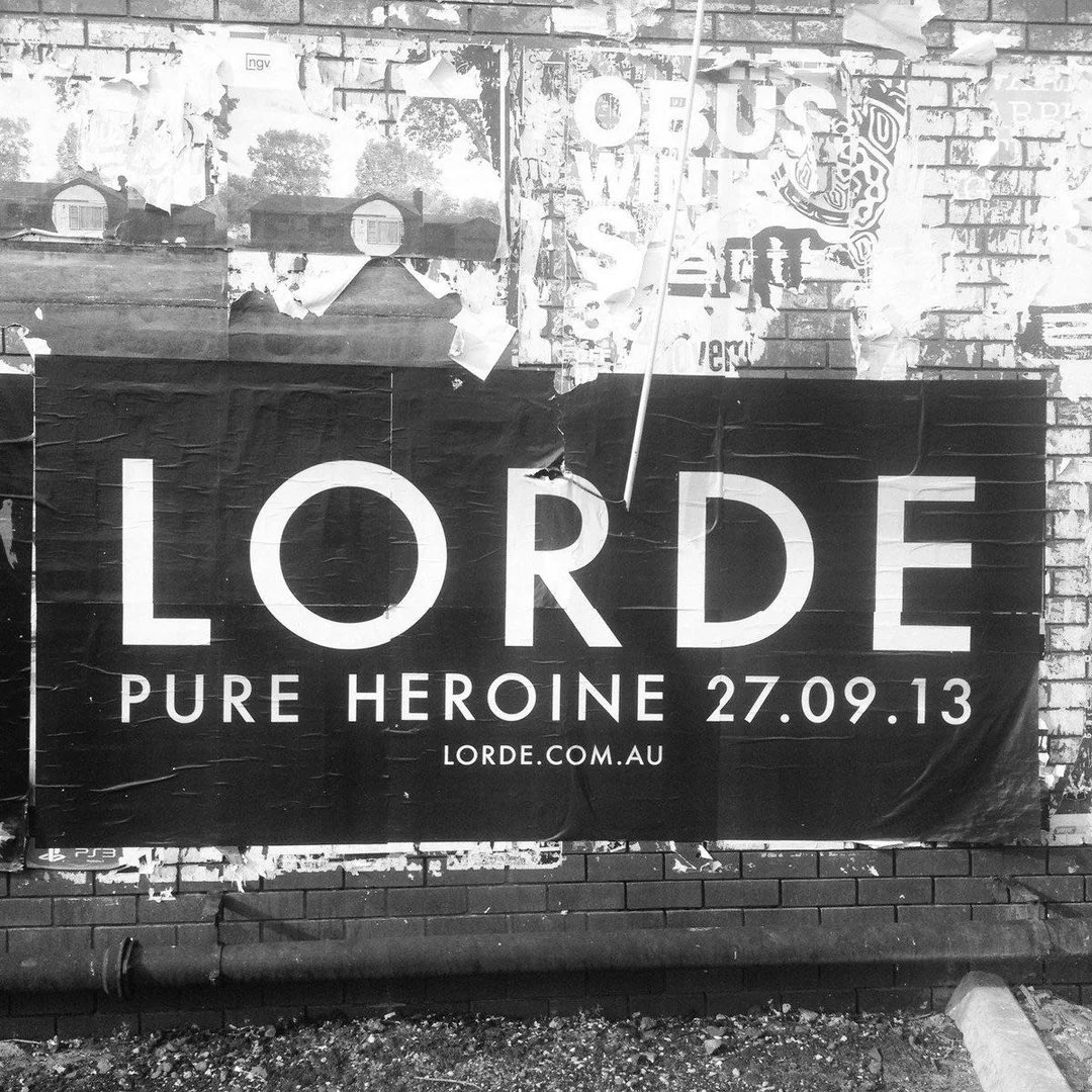 goldedkintsugi's tweet photo. i wont be smiling but the words from my admirers
fill the dashboard just the same

pure heroine, 2013 https://t.co/vaxwrZeNp1