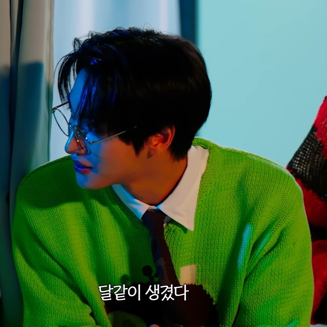 cerealsh98's tweet photo. 좀아포물 성홍 생존자끼리 모인 열차안에서 우리 여기서 나가면 사귀자는 승객 psh씨와 그러든가요...어차피 곧 죽을거같으니까 대충 대답하는 역무원 khj씨 그리고 클리셰답게 psh가 khj 대신 좀비한테 물려서 울고있는 khj손 붙잡고 말해야한다 오늘 달이 예쁘다고 https://t.co/GAo6lm01P6