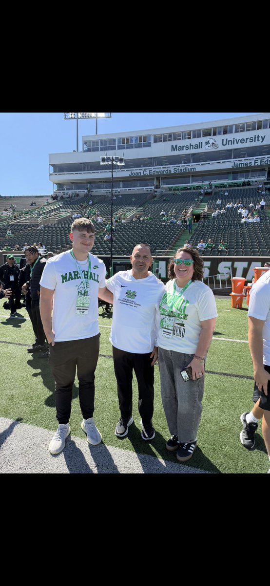 lucaslamb10LHS's tweet photo. TY @GunterBrewer @CoachTonyGibson @HerdFB @marshallu for the ❤️and visit I had a great time‼️‼️Let’s Go Herd‼️

@HerdPlsWin @HerdNation @HerdFB @HerdFans_ @HerdZone @GoHerdorGoHme @GumbyMU @THEBC43 @MarshallTBlog @AustinAdkins08 @One11Recruiting @mosesk225 @TopPreps @CoaLBViking @AllenTrieu @adamgorney @TomLoy247 @Rivals @247Sports