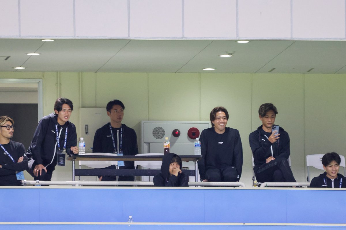 Haru_11203's tweet photo. ウンパルンパさんのありがたいお話の時の選手リアクション https://t.co/P4wOcm8UYh