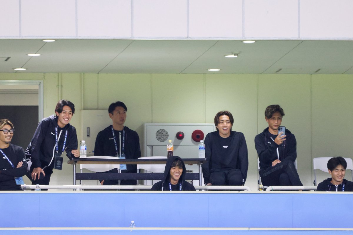 Haru_11203's tweet photo. ウンパルンパさんのありがたいお話の時の選手リアクション https://t.co/P4wOcm8UYh