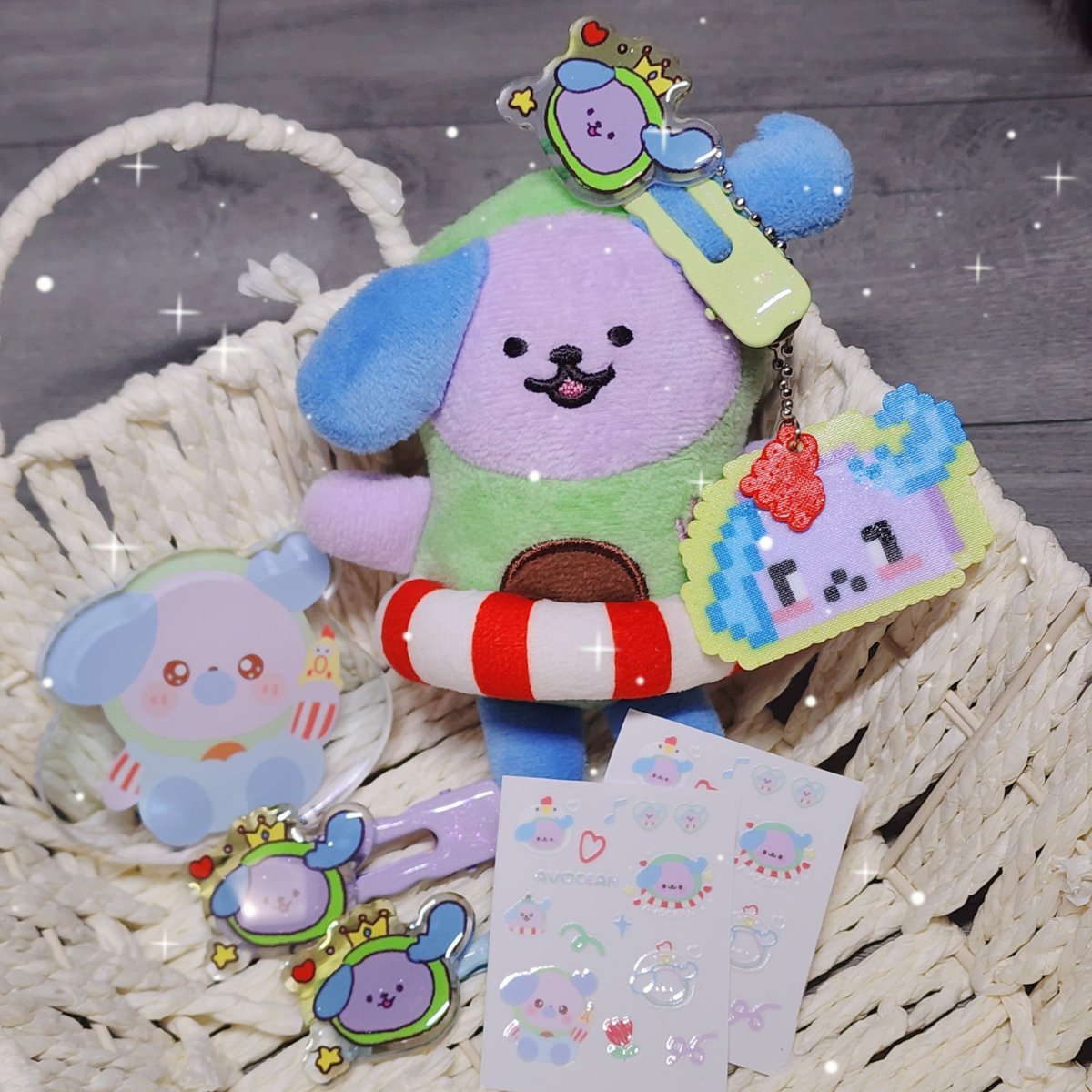 wanwannjeab's tweet photo. Giveaway ♡

Sticker UV 40ea.

Lucky draw 🍀

Standy acrylic 2ea.
Hair clip 8 ea.
Perler beads Keychain 10ea.

 🗓️ : 𝟦 Oct 2026
#GMMTVFANIVAL2026HappyFamily https://t.co/FxjfgqxZIl