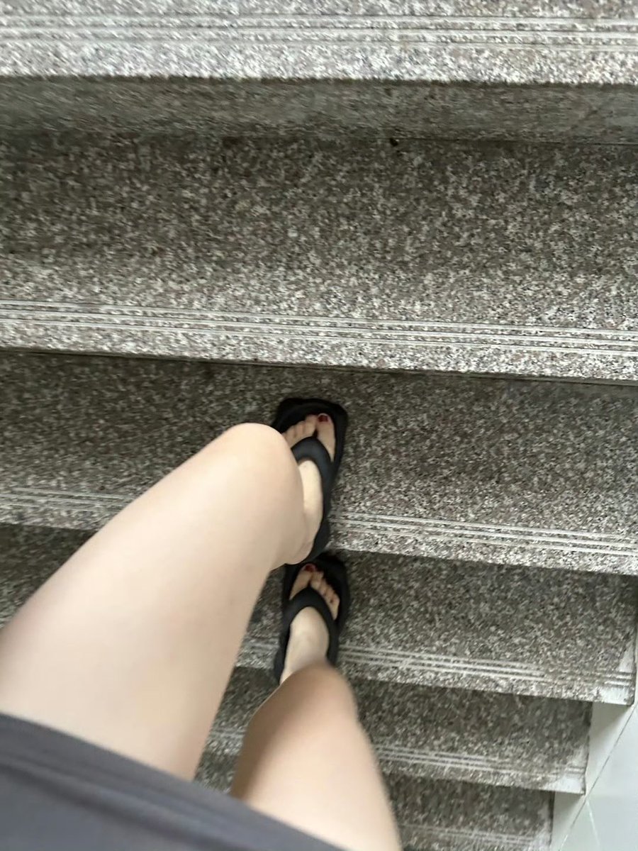 F33qwe's tweet photo. 天天上课国庆快快到来！ https://t.co/ReuCDa2Tig