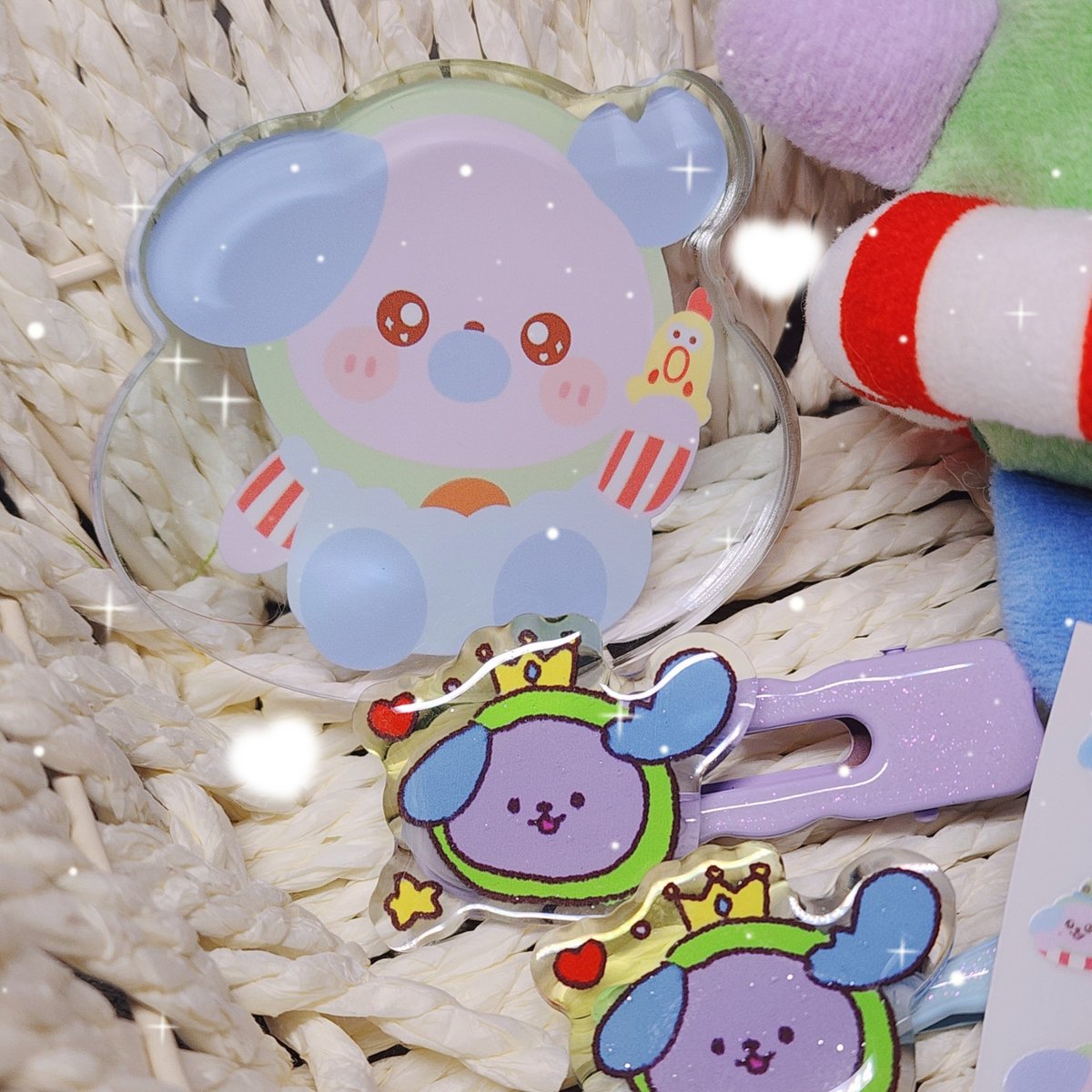 wanwannjeab's tweet photo. Giveaway ♡

Sticker UV 40ea.

Lucky draw 🍀

Standy acrylic 2ea.
Hair clip 8 ea.
Perler beads Keychain 10ea.

 🗓️ : 𝟦 Oct 2026
#GMMTVFANIVAL2026HappyFamily https://t.co/FxjfgqxZIl