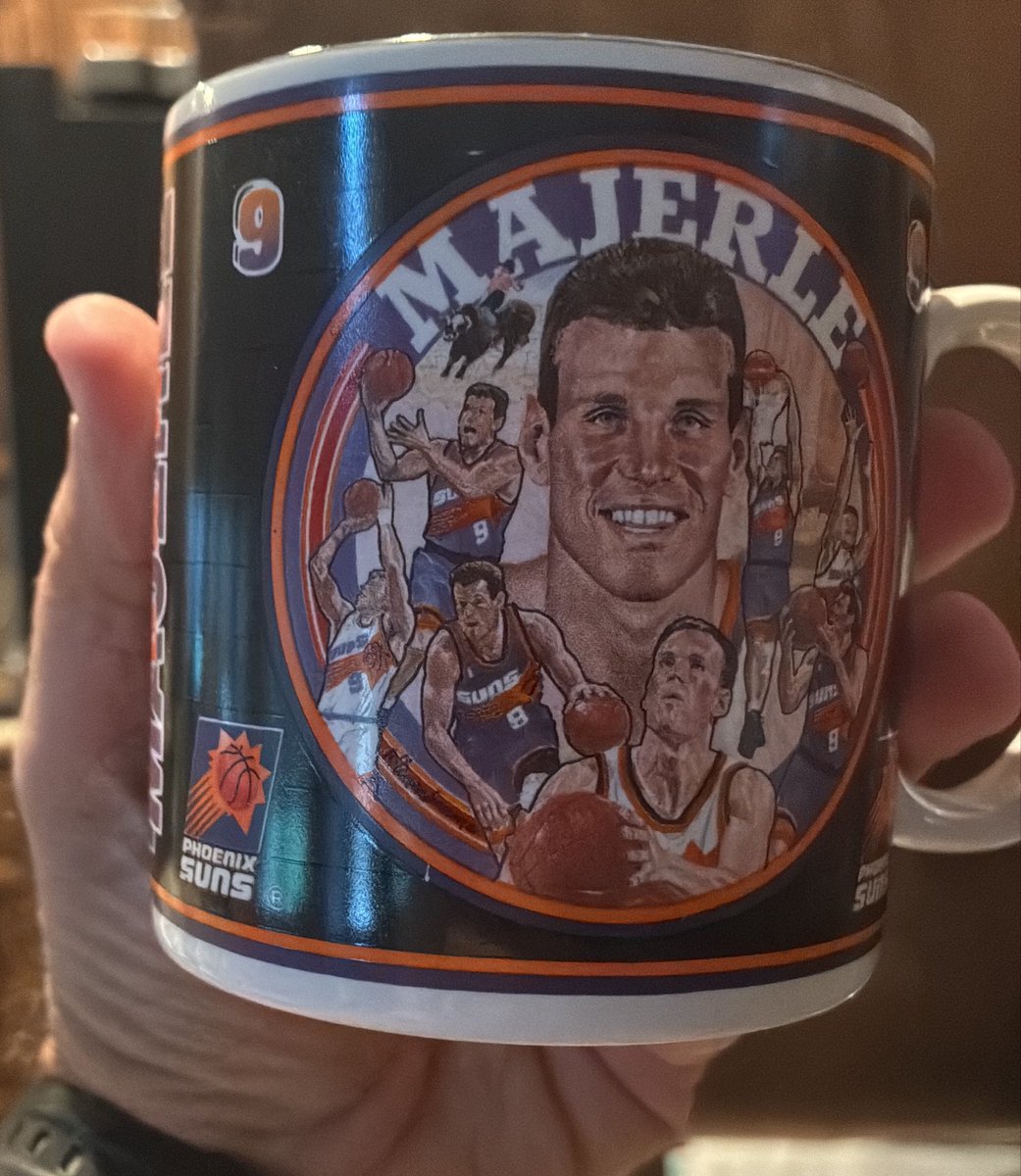 DrPepper_MD's tweet photo. Absolutely no need for this, but here is my latest random thrift store find. #thunderdan https://t.co/JU9cUhb4Ve