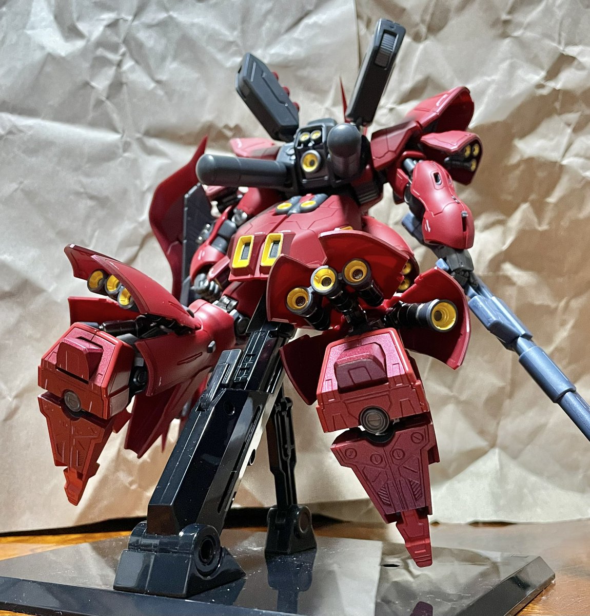 T666Buzz's tweet photo. メタルロボット魂のサザビーが到着。重量感あって素晴らしい出来です。サザビーと言えば、サザビー出ます！サザビー発進！ですね😊

#サザビー
#メタルロボット魂
#逆襲のシャア https://t.co/eqxzahHtHD