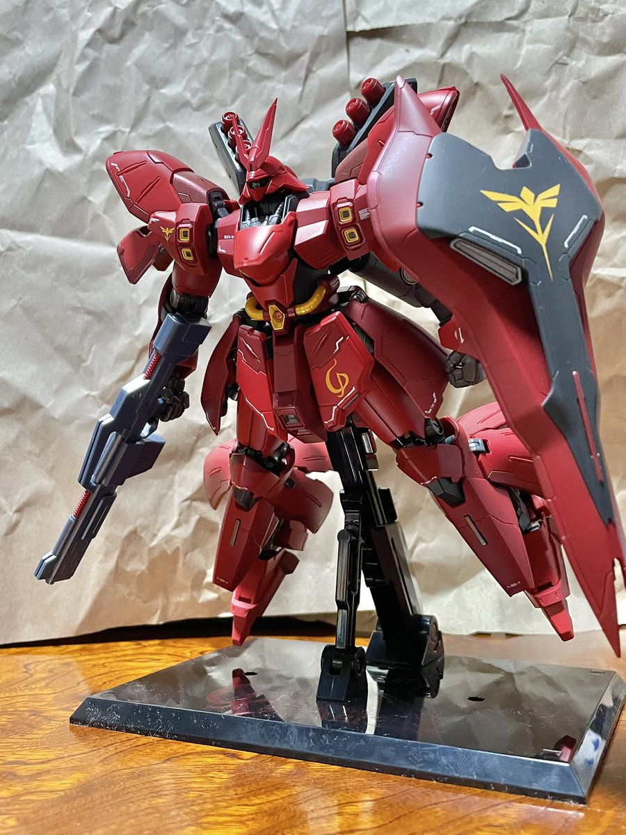 T666Buzz's tweet photo. メタルロボット魂のサザビーが到着。重量感あって素晴らしい出来です。サザビーと言えば、サザビー出ます！サザビー発進！ですね😊

#サザビー
#メタルロボット魂
#逆襲のシャア https://t.co/eqxzahHtHD