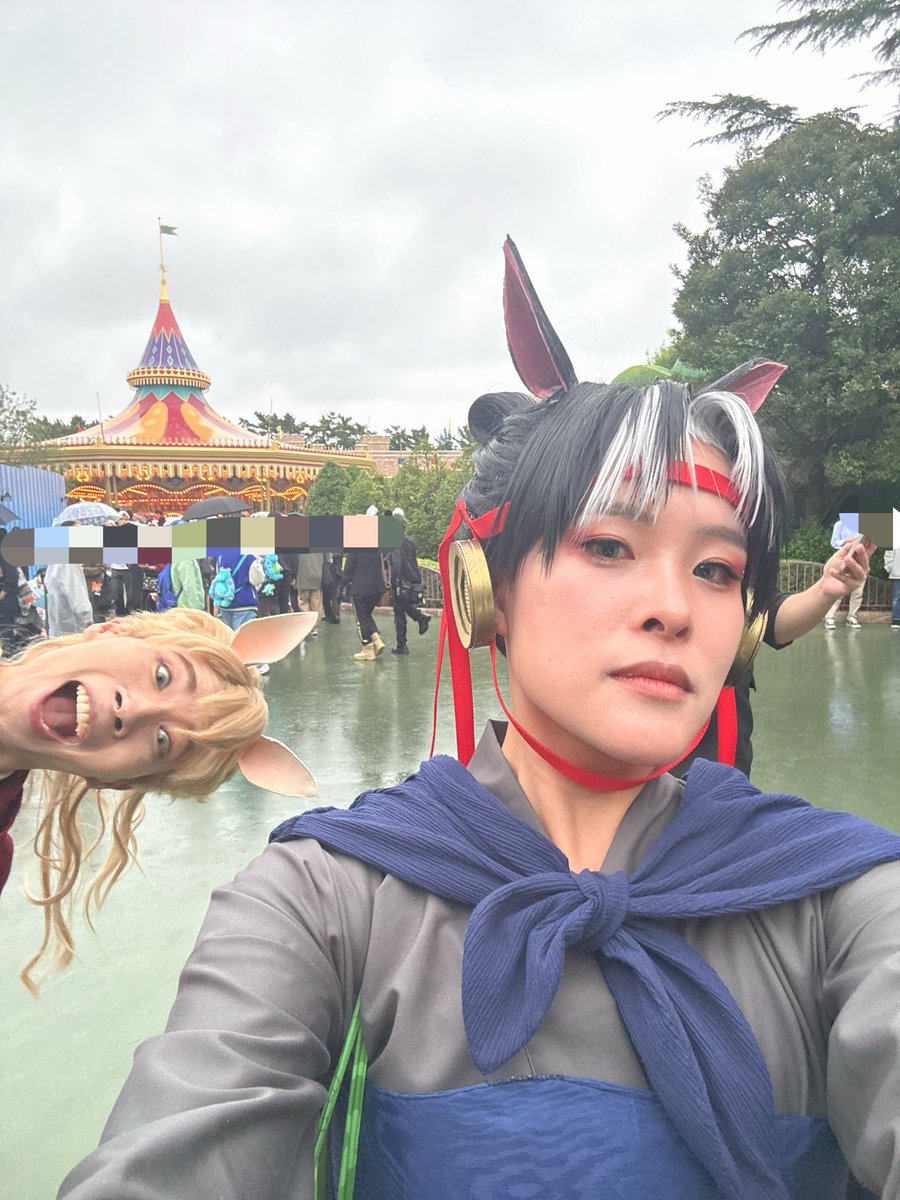 03chi_ryu28's tweet photo. 久々のコスで自撮りが分からない馬と生首の馬 https://t.co/1GyrUsoPdU