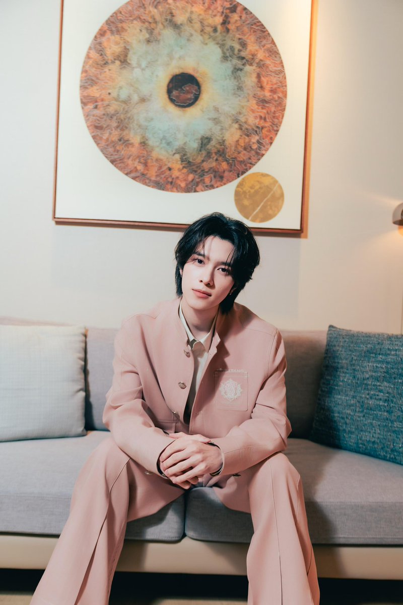 HENDERYHOME's tweet photo. 260927 | HENDERY’s Xiaohongshu Update
#เดอรี่ไดอารี่

“ไม่ต้องลุ้นอีกต่อไป เพราะผมมาถึงกัวลาลัมเปอร์แล้ว! ได้ฉลองวันเกิดร่วมกับทุกคนและแบรนด์ด้วยกัน มีความสุขมากเลยครับ ทุกคนน่ารักและอบอุ่นมากๆๆๆ ไว้เจอกันใหม่ครั้งหน้านะครับ👋🏻”

#IN2ITxHendery

#HENDERY #헨드리 #黄冠亨 
#WayV #NCT
