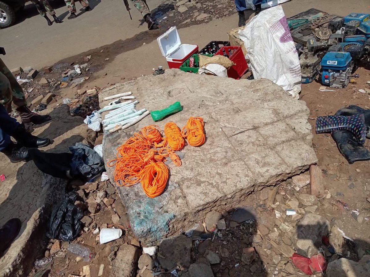 SA_Storie's tweet photo. Four suspects have been arrested in Cleveland, Gauteng, following a joint operation by the SAPS and SANDF targeting illegal mining activities.

The operation resulted in the seizure of nine generators, 16 water pumps, 56 Phenduka tools, 55 still bores and six motors. https://t.co/Q3MnFarKjh