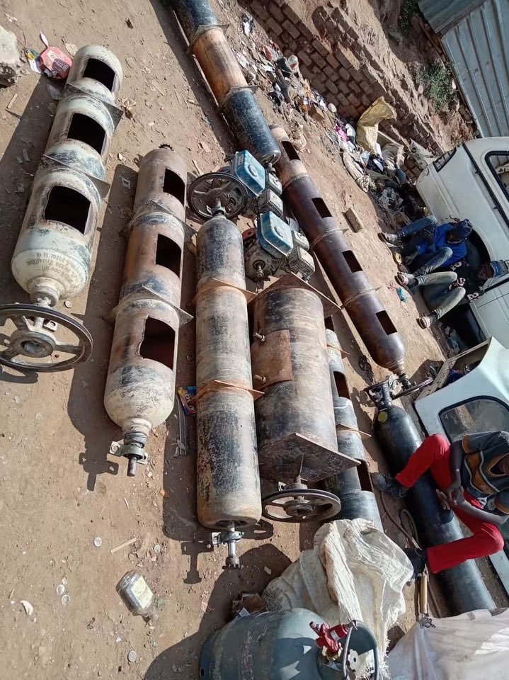 SA_Storie's tweet photo. Four suspects have been arrested in Cleveland, Gauteng, following a joint operation by the SAPS and SANDF targeting illegal mining activities.

The operation resulted in the seizure of nine generators, 16 water pumps, 56 Phenduka tools, 55 still bores and six motors. https://t.co/Q3MnFarKjh