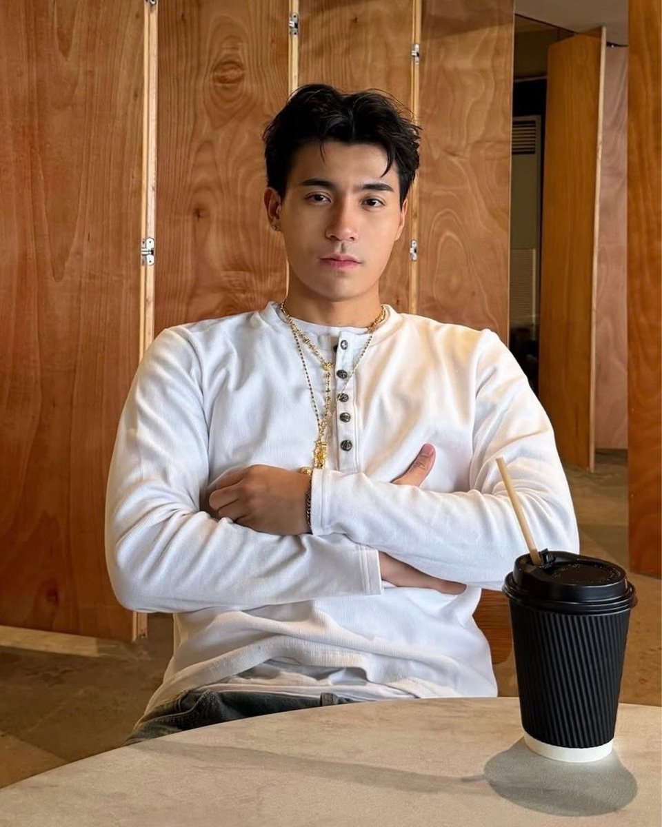PEPalerts's tweet photo. #PEPAdulting: Brent Manalo reveals that he used his talent fees to invest in a farm in Tarlac, which he plans to use as a rest house. He also shared plans to invest in another property, with a farm and beach destination in mind.

Read: https://t.co/GKbqzmK6UD https://t.co/7Pv8Wz5rwd