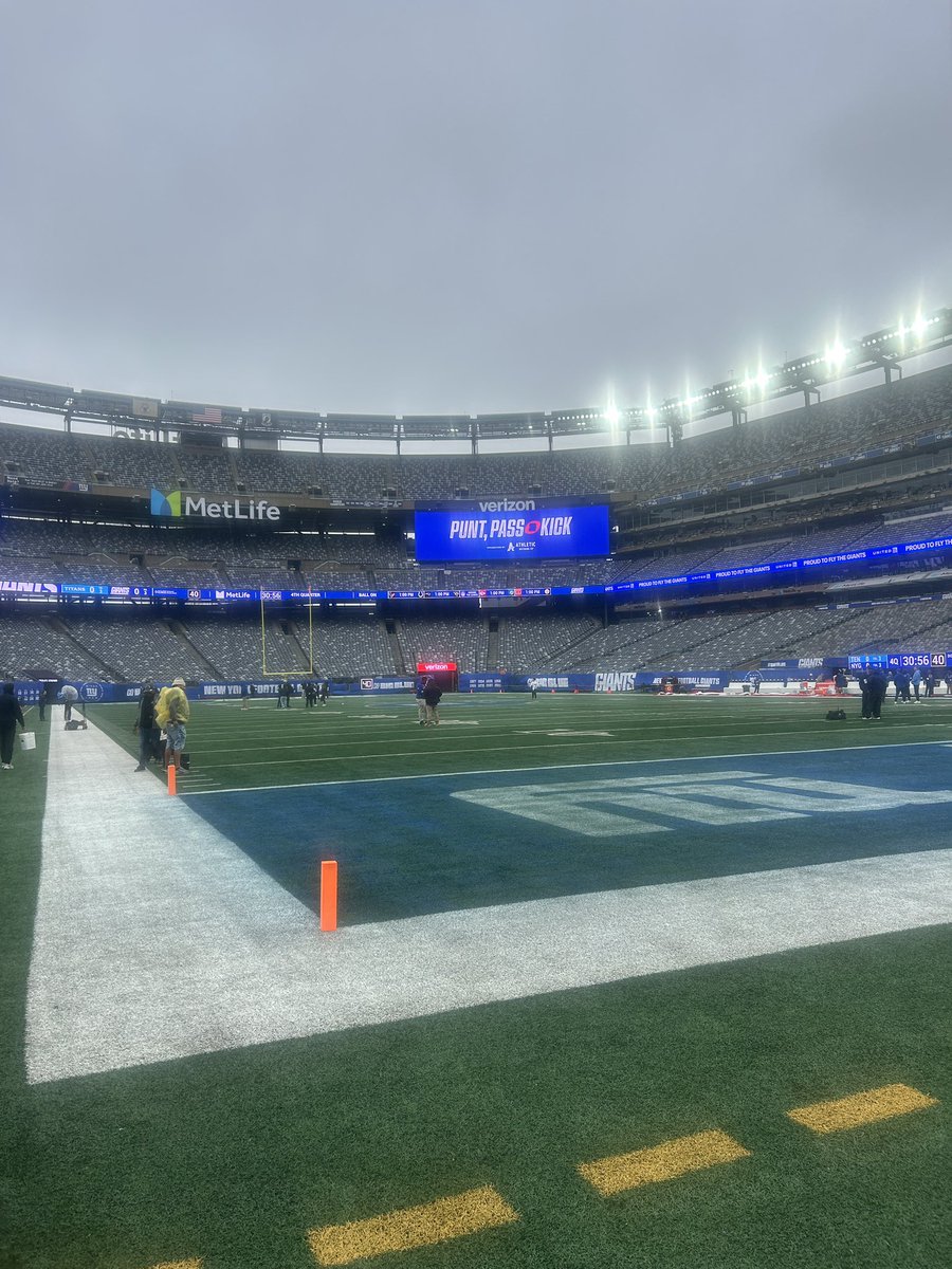 JordanRaanan's tweet photo. The get-in price currently at $11 on SeatGeek for Titans at Giants at MetLife Stadium.

Miserable weather, no Jaxson Dart and Titans not exactly a big draw. Gonna be plenty of empties. https://t.co/dwAdJDW3Ms