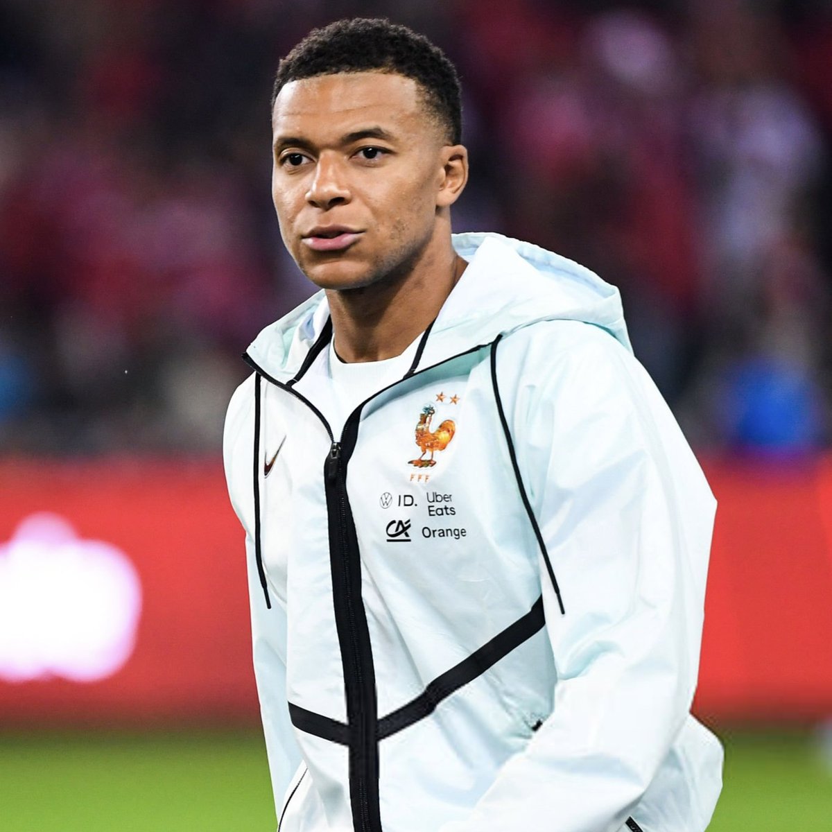 ActuFoot_'s tweet photo. 🚨 Mark Van Bommel : « JE SUIS NAVRÉ QUE KYLIAN MBAPPÉ 🇫🇷 NE SOIT PAS LÀ (contre la Belgique).  ❌

CAR VOUS AIMEZ TOUJOURS AFFRONTER LES MEILLEURS JOUEURS. 

Je ne sais pas exactement quelle blessure il a, mais j’aurais aimé qu’il soit là. »

🎙️ conf. de presse via @HLN_BE https://t.co/1NDxErLZe0