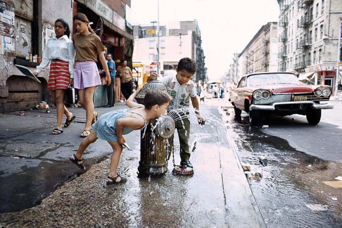 For_Film_Fans's tweet photo. Lower East Side — New York (1970)

📷 by Camilo José Vergara https://t.co/IwAlvbggaT