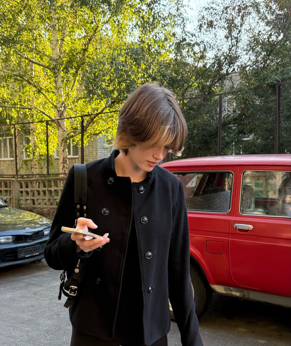 hay_nyash's tweet photo. I hemmed this coat, and I like it so much. https://t.co/96dufAG4t7
