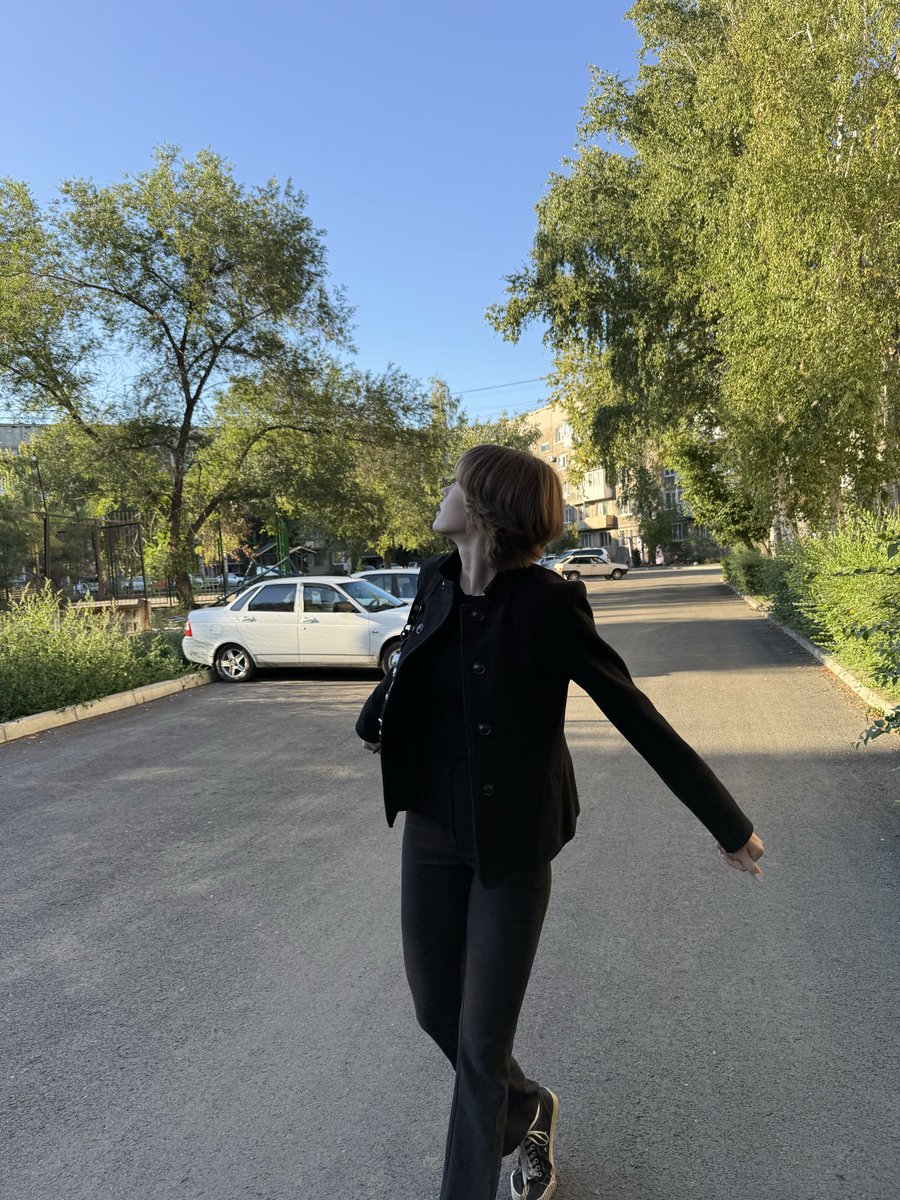 hay_nyash's tweet photo. I hemmed this coat, and I like it so much. https://t.co/96dufAG4t7