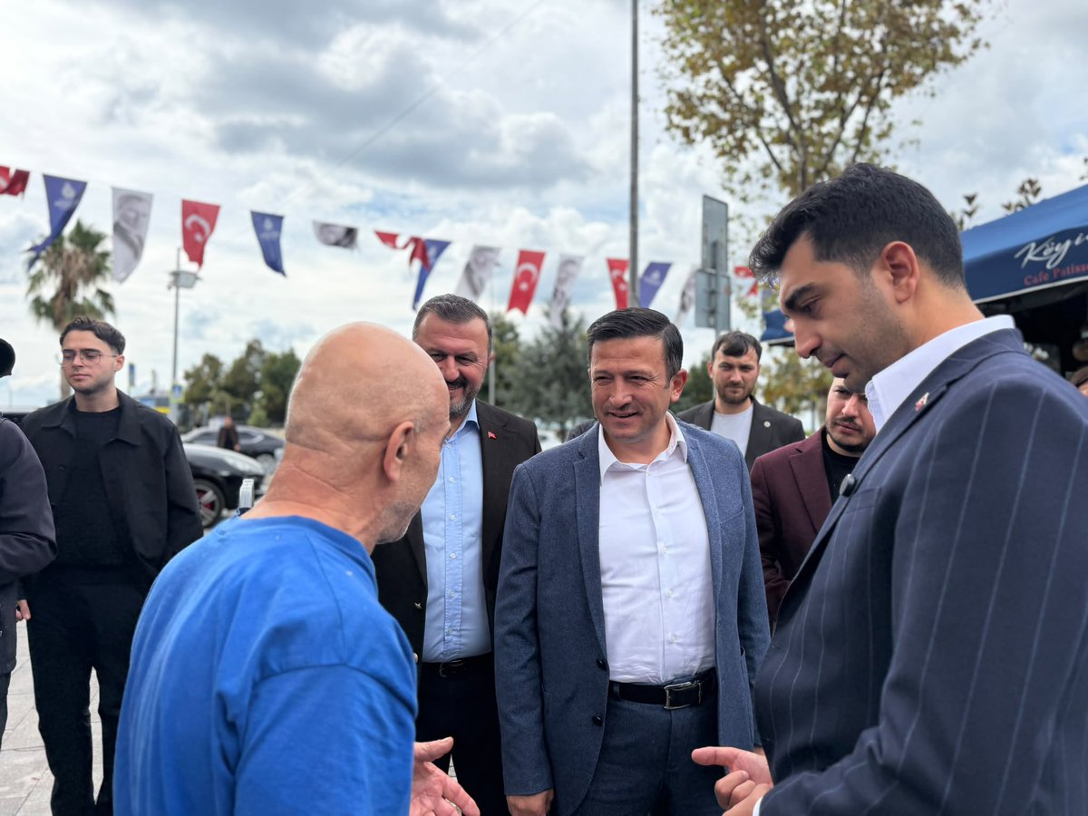 avhamzadag's tweet photo. 📍Tuzla

Türkiye Yüzyılı Buluşmaları kapsamında çok değerli dava arkadaşlarımızla bir araya geldik. 

Ardından esnafımızla hasbihal ettik. Hayırlı işler ve bereketli kazançlar diledik. Samimi sohbetleri ve misafirperverlikleri için teşekkür ediyoruz.

Yola çıktığımız ilk günkü aşk ve heyecanla çalışmaya devam ediyoruz.